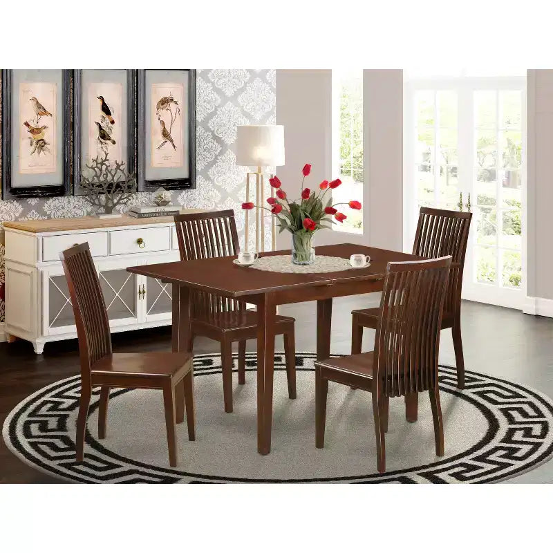 Mesa de comedor HomeStock de 5 piezas rectangular con acabado de caoba y parte superior de madera maciza con 4 sillas