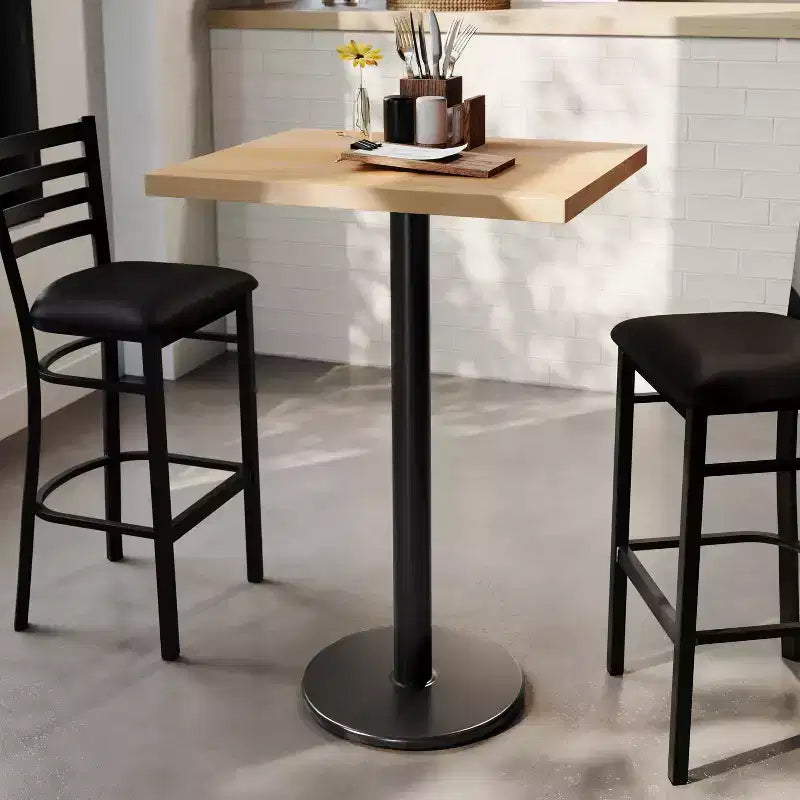 Mesa de interior de madera maciza rectangular Bennett de Flash Furniture con base de hierro fundido redonda de 18 pulgadas, resistente a la oxidación y con altura de barra