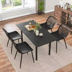 Silla de comedor de plástico con patas metálicas, respaldo recortado y asiento curvado