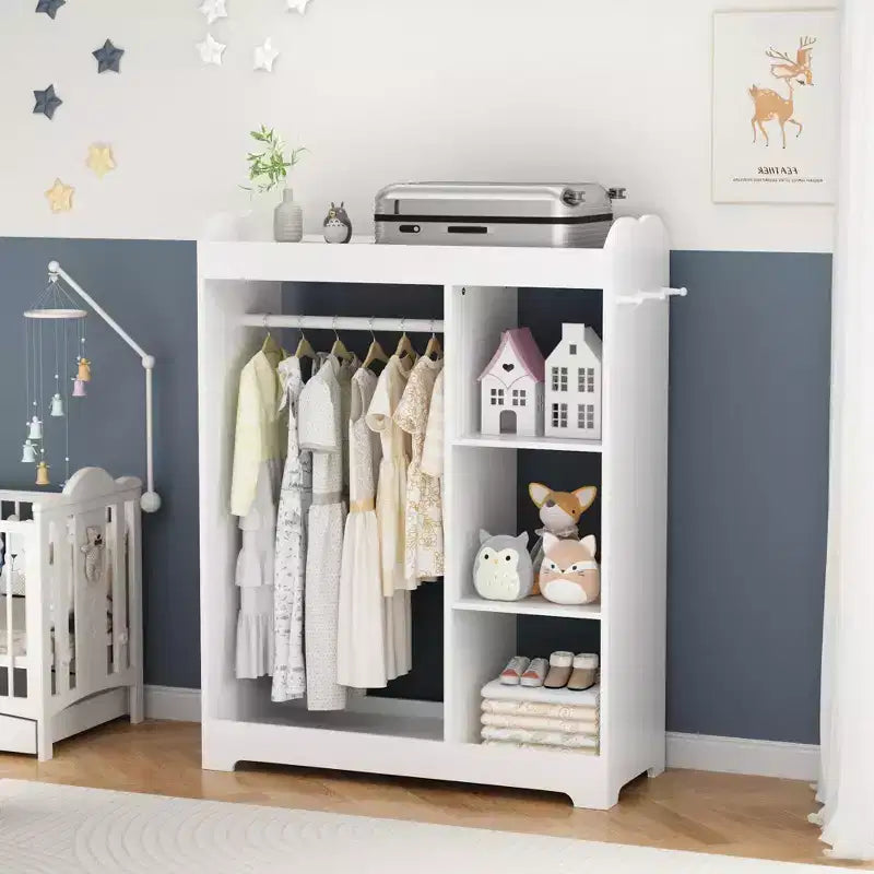 Armario con espejo para disfraces infantiles, organizador de madera con barra para colgar, ganchos y estantes, blanco