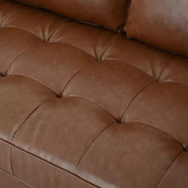 Sofá de 3 plazas Whisen de cuero sintético, sofá moderno de mediados de siglo con diseño capitoné, patas de madera maciza, 2 cojines cilíndricos