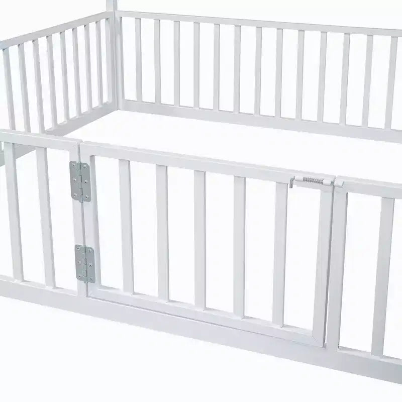 Cama infantil Luxystar Metal House con valla y puerta para habitación de niños, blanca