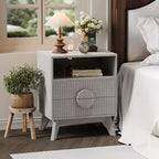 Mesita de noche estriada moderna, Mesita de noche de madera, Mesa auxiliar, Cajones y estante de almacenamiento para sala de estar y dormitorio