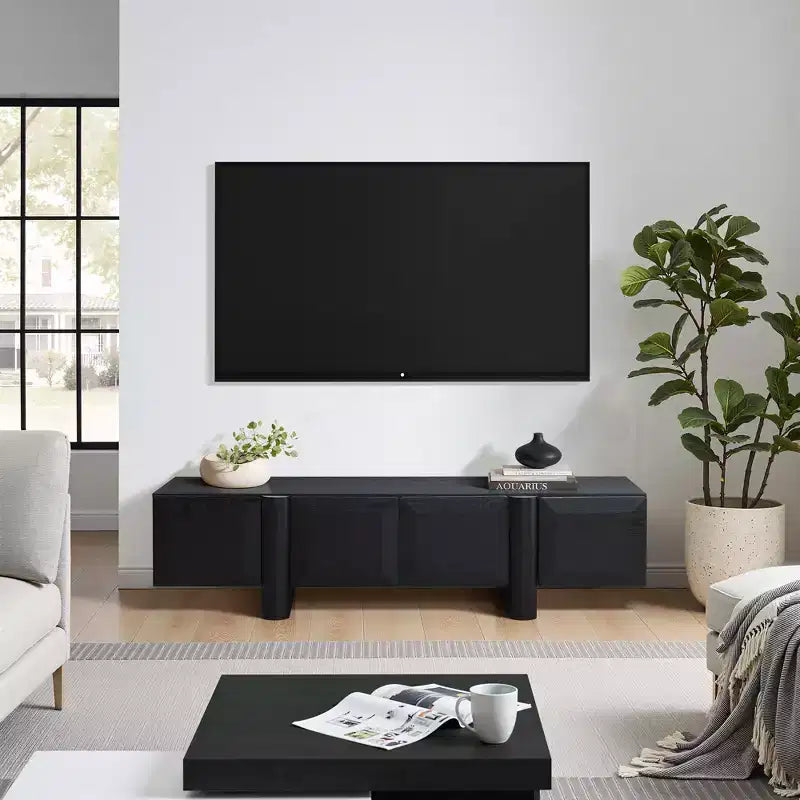 Mueble de TV Moderno Negro LuxenHome de 63 para televisores de hasta 68 pulgadas, Consola Multimedia Negro Mate con 4 Puertas Push-to-Open, Centro de Entretenimiento de Perfil Bajo