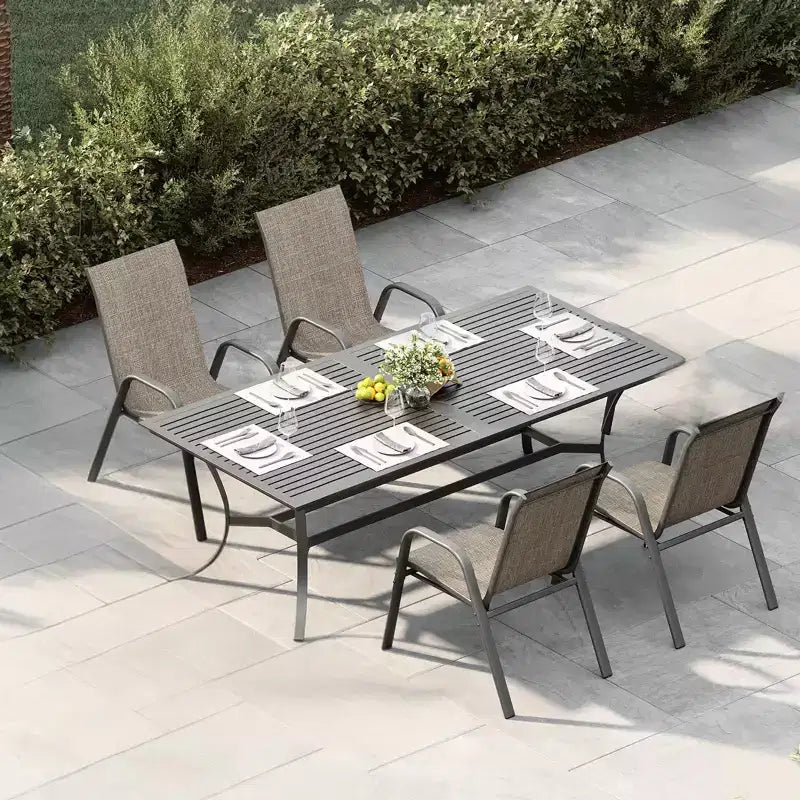 Juego de 4 sillas de comedor apilables que ahorran espacio para patio | Sillas de exterior de respaldo alto con tela de textileno transpirable | Marco de metal duradero, ideales para el césped