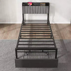 Estructura de cama con plataforma y 2 cajones de almacenamiento, cabecero tapizado, estación de carga integrada, robustas láminas de metal, no requiere somier.