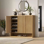 Zapatero de Madera de 117 cm con Puerta Estriada - Almacenamiento Ajustable con Capacidad para 30-35 Pares para Entrada y Sala de Estar