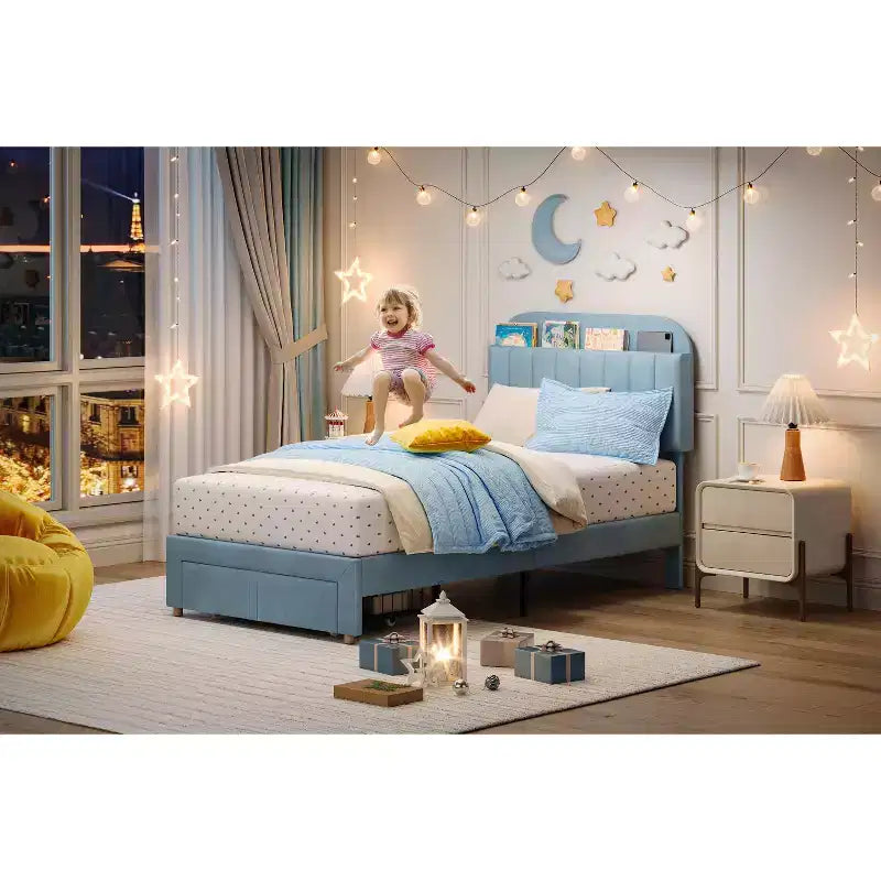 Cama de plataforma tapizada individual para niños, azul claro, con cajón de almacenamiento y cabecera con estantería, listones de madera, sin ruido, sin necesidad de somier, fácil montaje