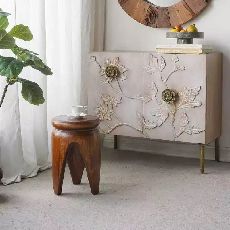 Mesa auxiliar redonda GDFStudio Arashi de madera de paulownia tallada