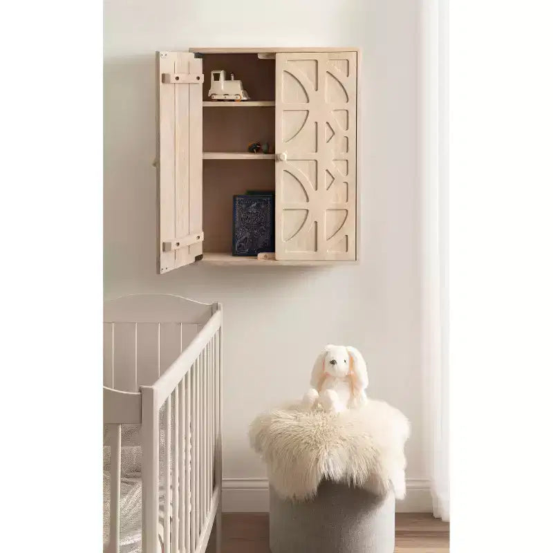Armario de pared de madera Kate y Laurel Galliene, 22x7x28 blanqueado