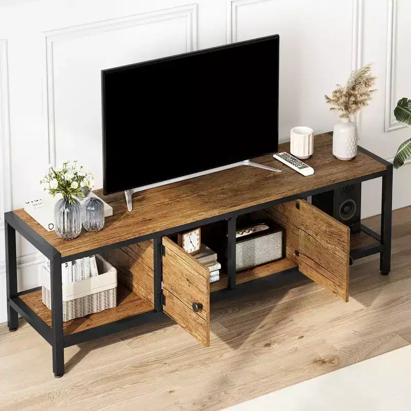 Mueble de TV Marrón Rústico para Sala de Estar, Centro de Entretenimiento de 65 Pulgadas con 2 Gabinetes, Estantes Abiertos, Patas de Metal, Compatible con Televisores de hasta 75 Pulgadas