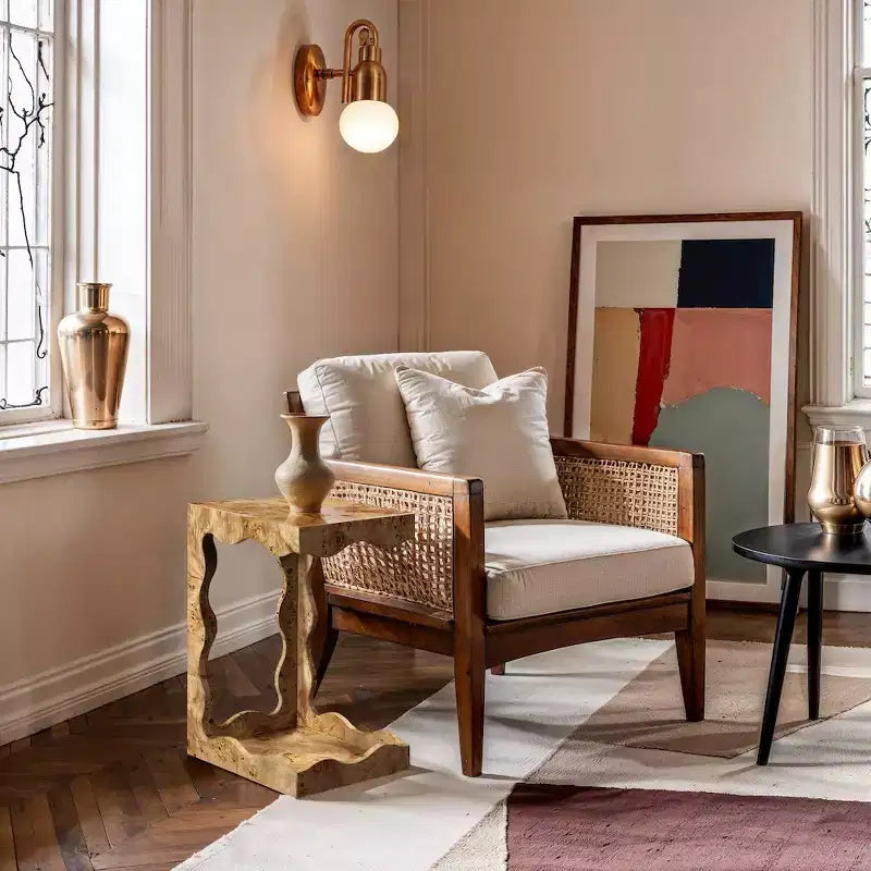 Meridian Furniture Mesa auxiliar Vassa