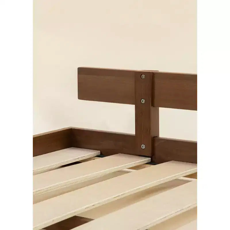 Coco Village - Estructura de cama de madera - Nogal