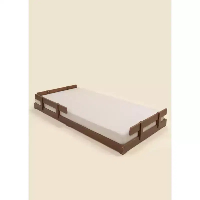 Coco Village - Estructura de cama de madera - Nogal