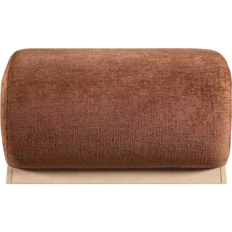 Puf tapizado en tela Akira de Meridian Furniture