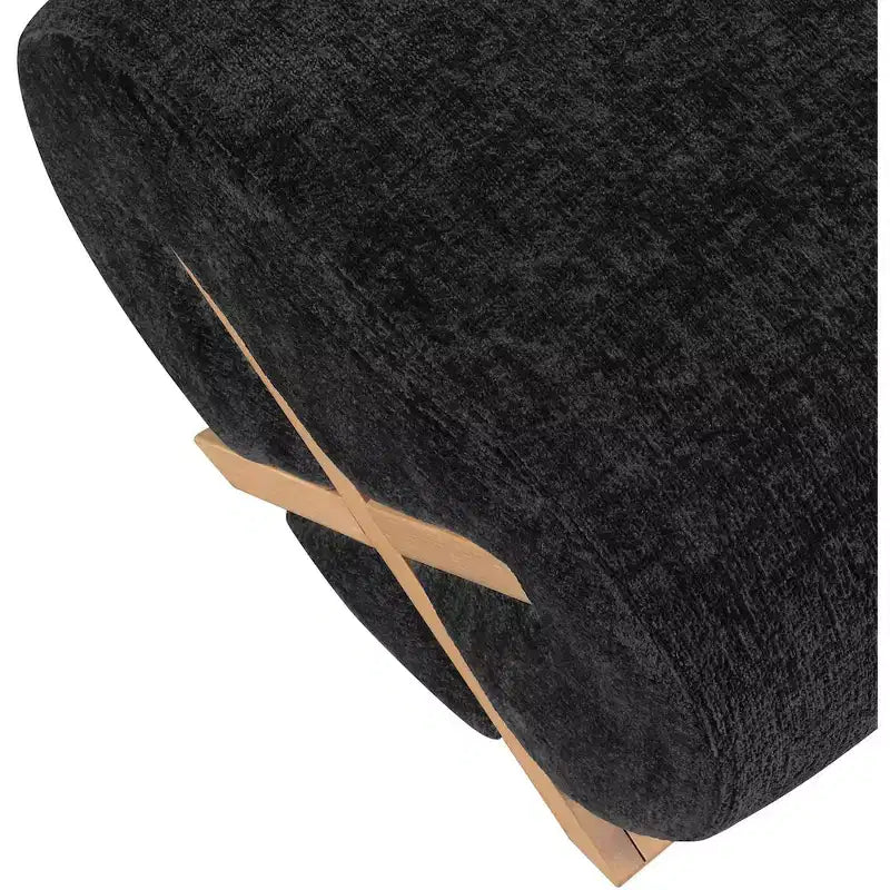 Puf tapizado en tela Akira de Meridian Furniture
