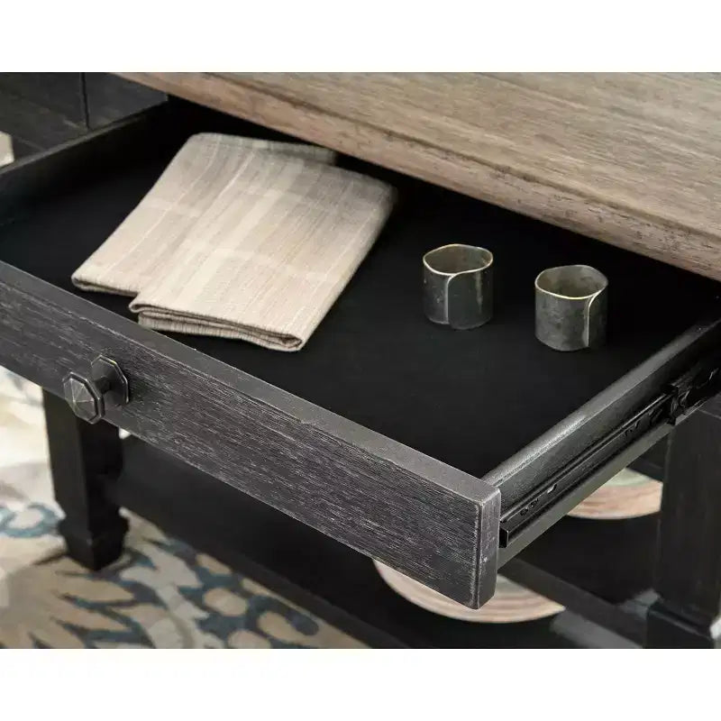 Mesa de comedor rectangular Tyler Creek marrón/negra - Diseño distintivo de Ashley
