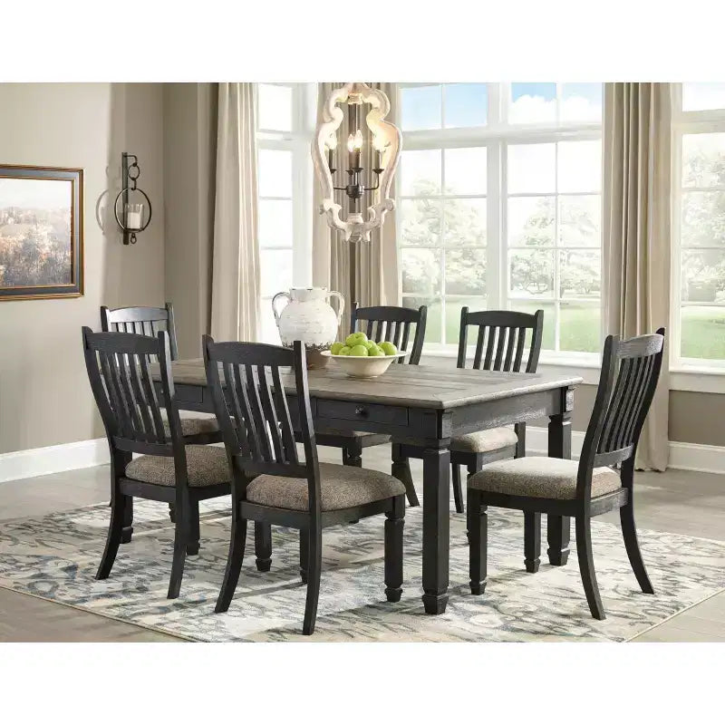 Mesa de comedor rectangular Tyler Creek marrón/negra - Diseño distintivo de Ashley