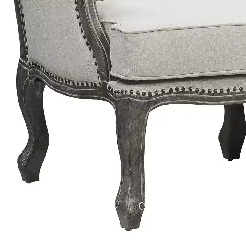 Sofás Tania de 56" de lino crema y acabado marrón - Acme Furniture: patas cabriolé francesas, ribete de tachuelas, no requiere montaje