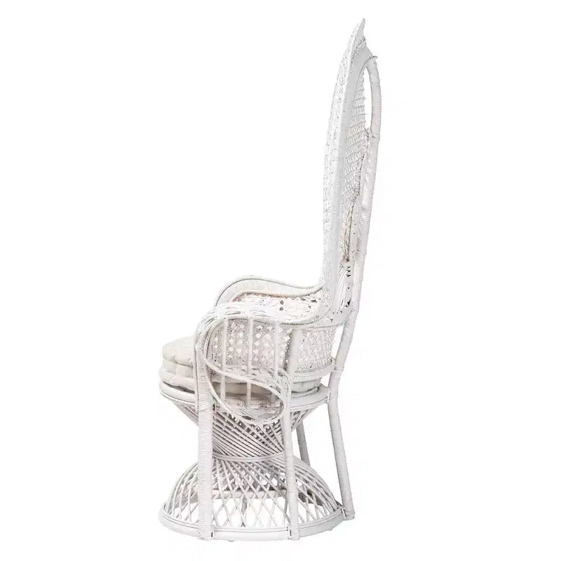 Bali & Pari Ediva Sillón decorativo de ratán natural tipo pavo real, blanco: Tapizado de poliéster, no requiere montaje