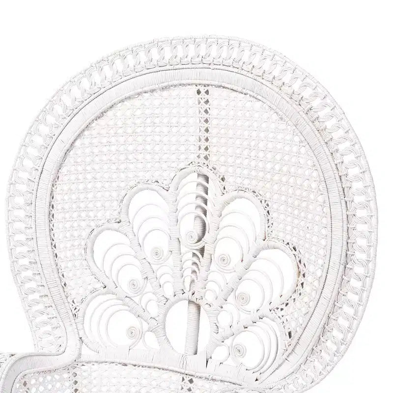 Bali & Pari Ediva Sillón decorativo de ratán natural tipo pavo real, blanco: Tapizado de poliéster, no requiere montaje