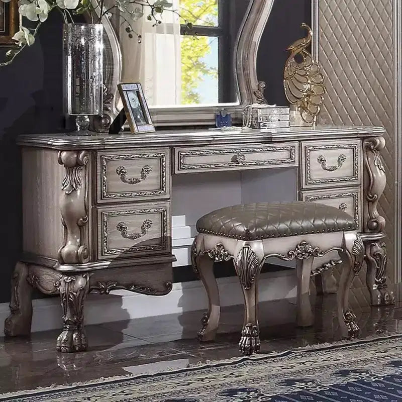 Tocador Dresden de 63" blanco hueso antiguo - Acme Furniture
