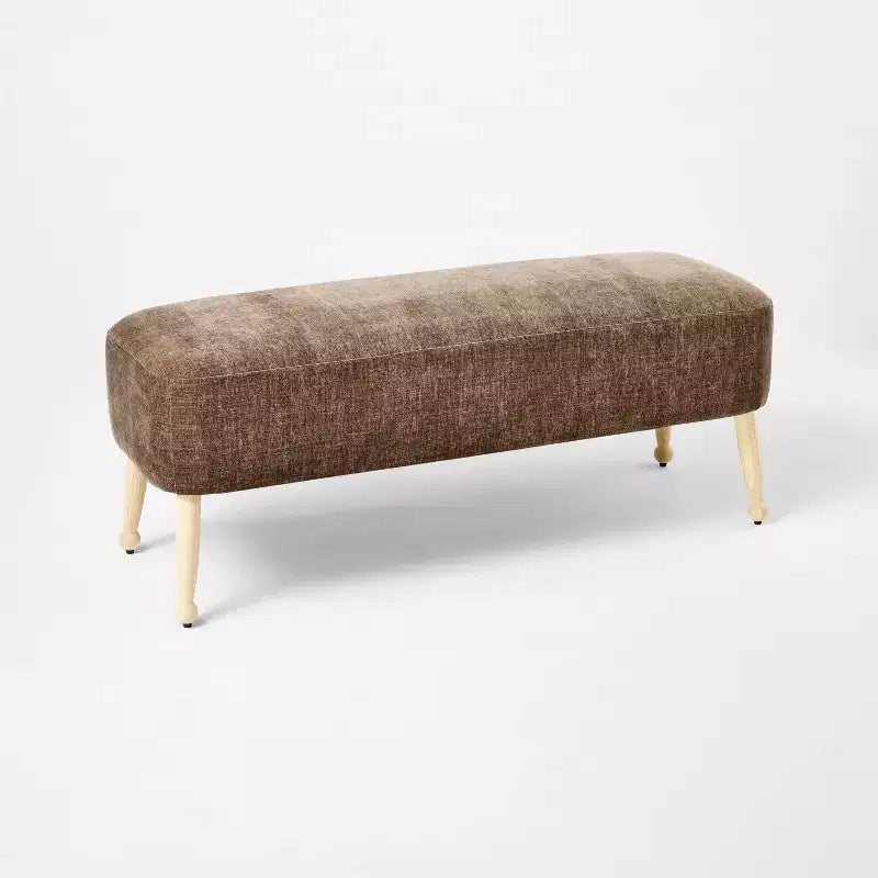 Banco de madera tapizado Corallina de madera natural/marrón oscuro - Threshold™ diseñado con Studio McGee