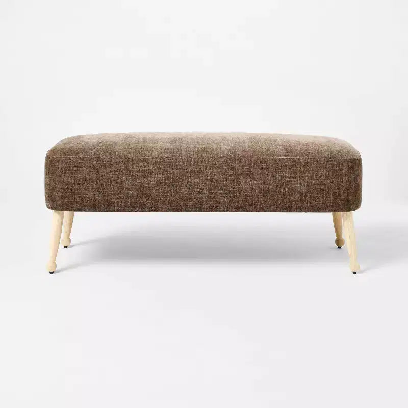 Banco de madera tapizado Corallina de madera natural/marrón oscuro - Threshold™ diseñado con Studio McGee