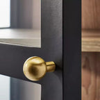 Vitrina de cristal Crystal Cove de 60" negra - Threshold™ diseñada con Studio McGee