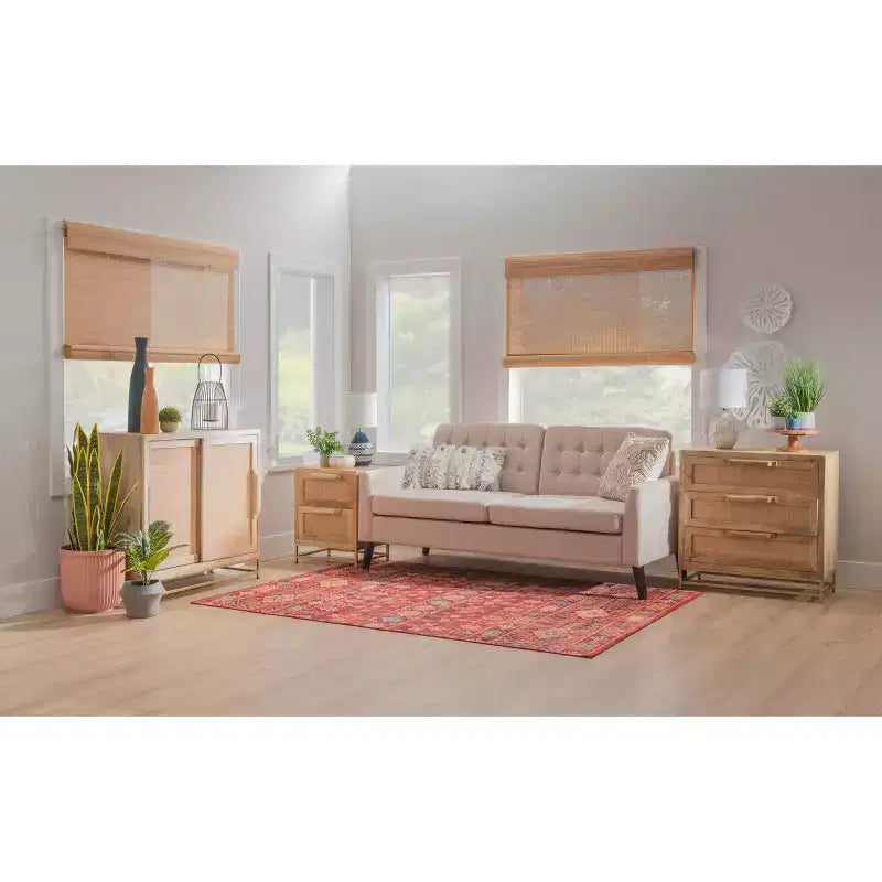 Mueble con puerta corredera de caña natural Gordon Transitional con 1 estante y base de metal dorado - Powell