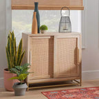 Mueble con puerta corredera de caña natural Gordon Transitional con 1 estante y base de metal dorado - Powell