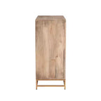 Mueble con puerta corredera de caña natural Gordon Transitional con 1 estante y base de metal dorado - Powell