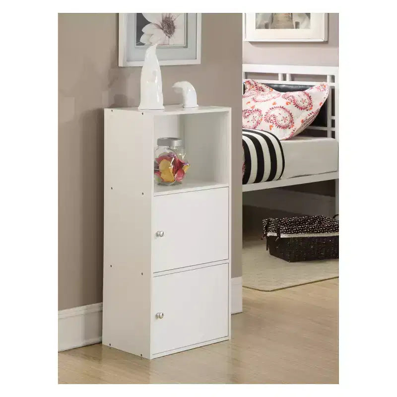 Armario de dos puertas para almacenamiento adicional - Breighton Home
