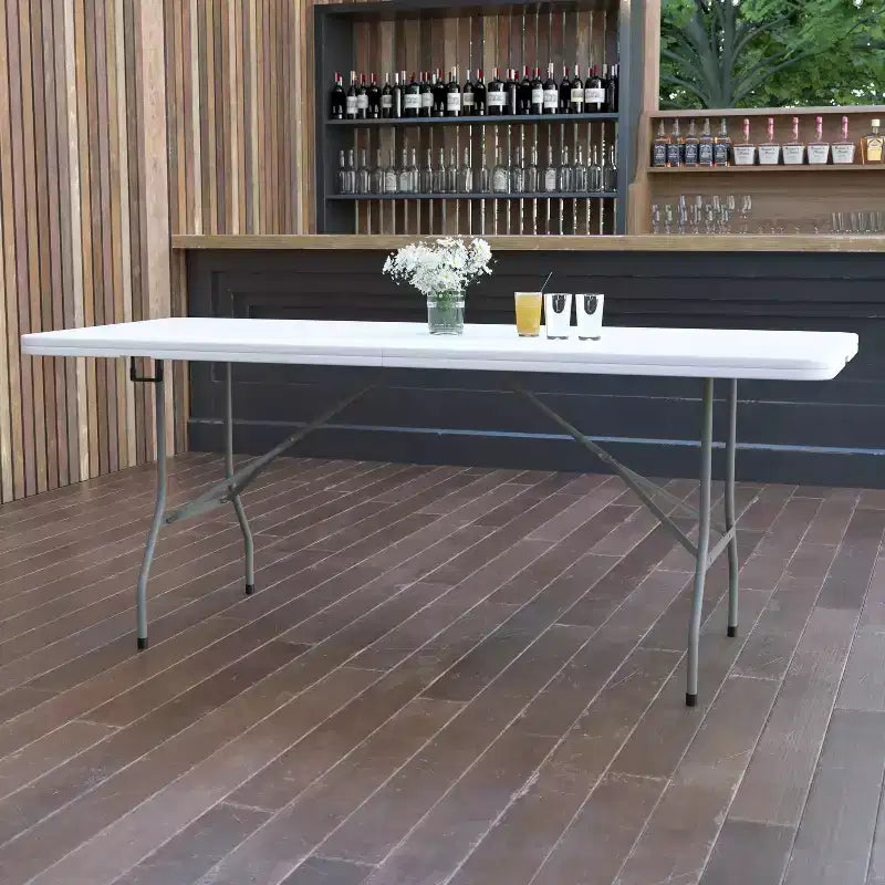 Mesa plegable de banquete y eventos de plástico de 6 pies con doble pliegue y asa de transporte Flash Furniture