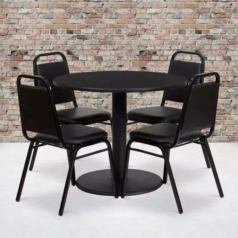 Juego de mesa redonda laminada Flash Furniture de 36 pulgadas con base redonda y 4 sillas de banquete con respaldo trapezoidal