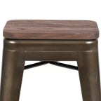 Flash Furniture Taburete de barra de metal de 24 pulgadas de alto, altura de mostrador, para interiores con asiento de madera - Juego apilable de 4 unidades