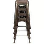 Flash Furniture Taburete de barra de metal de 24 pulgadas de alto, altura de mostrador, para interiores con asiento de madera - Juego apilable de 4 unidades