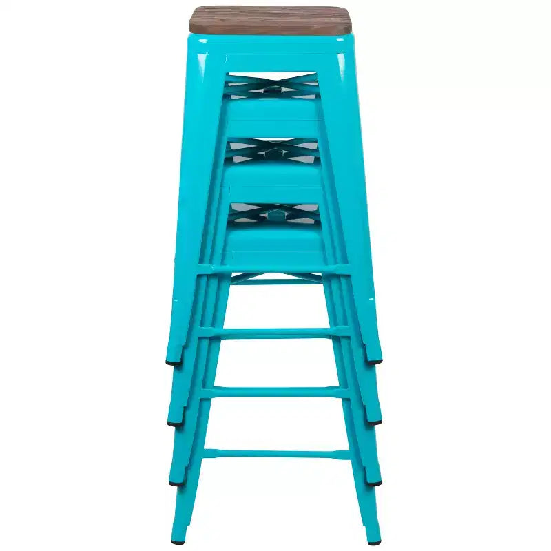 Flash Furniture Taburete de barra de metal de 24 pulgadas de alto, altura de mostrador, para interiores con asiento de madera - Juego apilable de 4 unidades