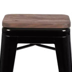 Flash Furniture Taburete de barra de metal de 24 pulgadas de alto, altura de mostrador, para interiores con asiento de madera - Juego apilable de 4 unidades