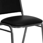 Flash Furniture Silla apilable para banquetes de la serie HERCULES en vinilo negro - Estructura veteada plateada