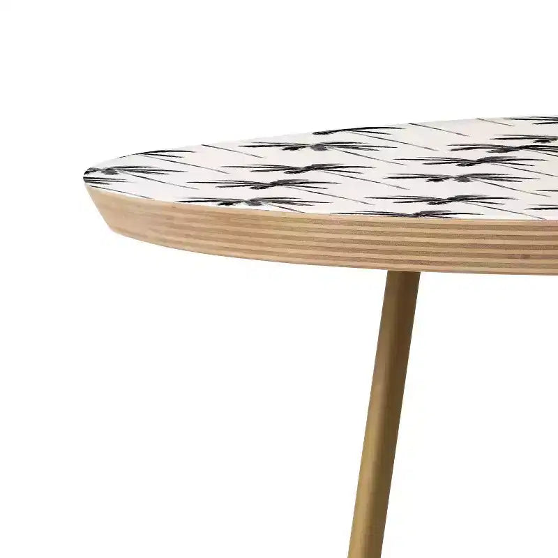 Round Little Arrow Design Co Palma De Acuarela En Mesa Auxiliar Negra - Deny Designs