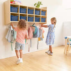 Casillero para abrigos colgante ECR4Kids de 10 secciones con estante y 10 compartimentos frontales tipo pala, almacenamiento tipo cubículo