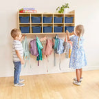 Casillero para abrigos colgante ECR4Kids de 10 secciones con estante y 10 compartimentos frontales tipo pala, almacenamiento tipo cubículo
