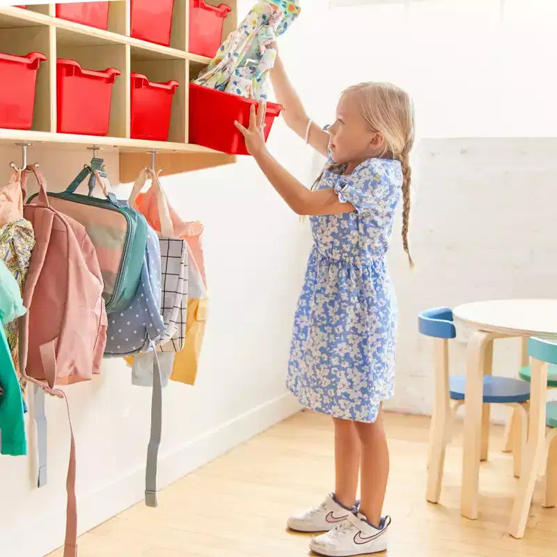 Casillero para abrigos colgante ECR4Kids de 10 secciones con estante y 10 compartimentos frontales tipo pala, almacenamiento tipo cubículo