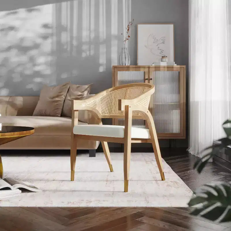 Silla de comedor o decorativa Emma y Oliver Cane de ratán con marco de madera maciza, respaldo tejido y asiento acolchado