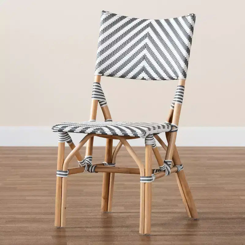 bali & pari Shai Silla Bistró Moderna Gris Francés y Blanca con Tejido y Ratán Natural
