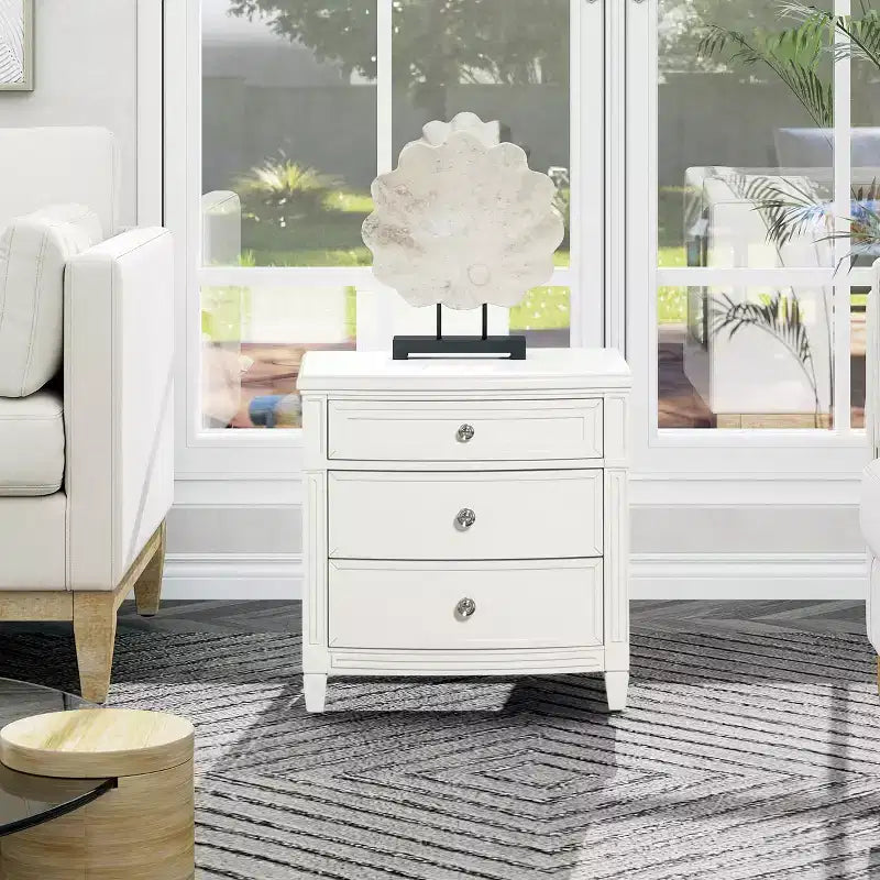 Mesa auxiliar JTH LUXE Dauphin con detalles dorados