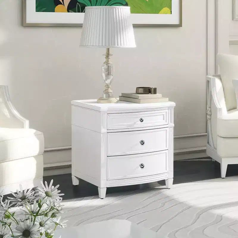 Mesa auxiliar JTH LUXE Dauphin con detalles dorados