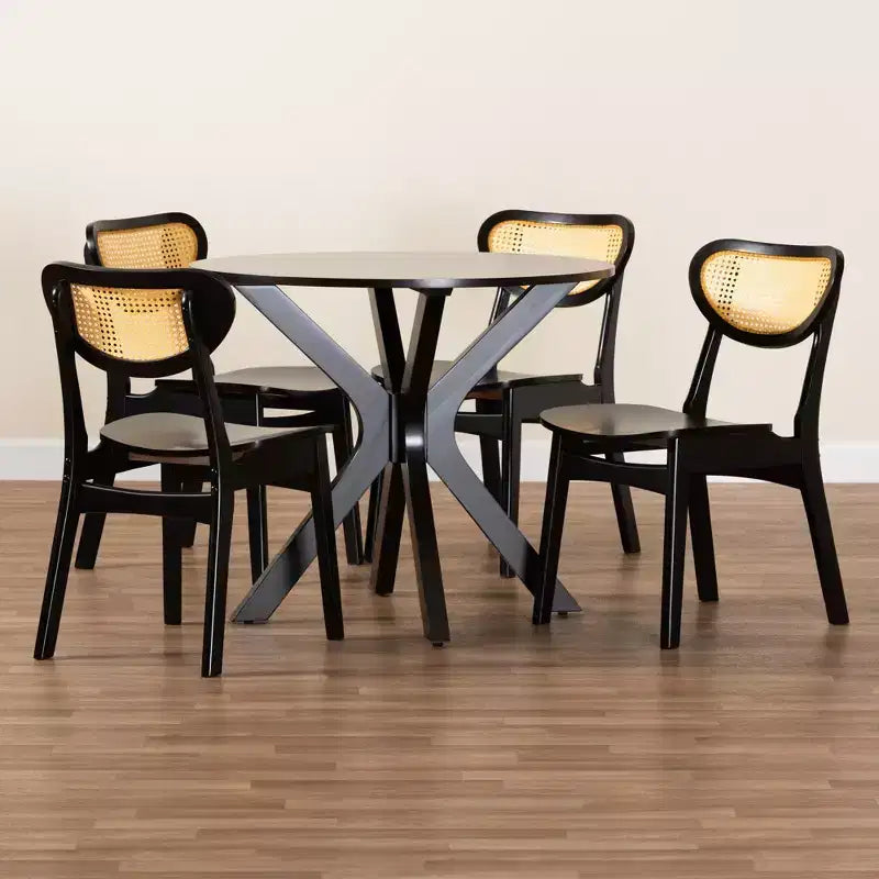 Juego de comedor de 5 piezas Baxton Studio Giuliana de madera y ratán tejido de mediados de siglo