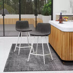 LeisureMod Elland 35 Taburete de Bar Tapizado en Piel con Base Blanca de Acero Inoxidable - Taburete Moderno de Altura de Encimera para Cocina, Bar y Pub